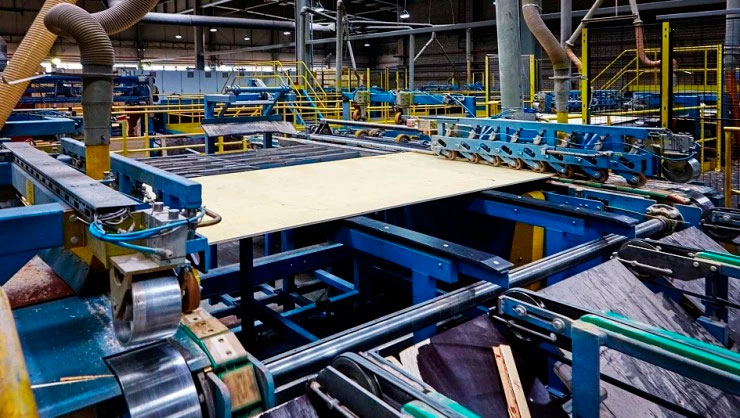 Выпуск фанеры увеличился  на 7%, а производство пиломатериалов сократилось на 5%